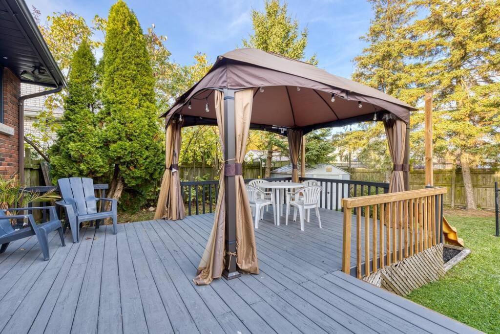 Cozy 3br Family Getaway - Pool Oasis * Niagara Falls