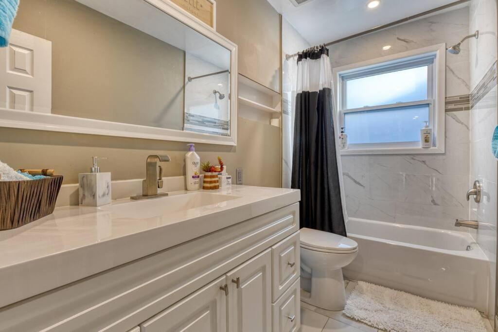 Cozy 3br Family Getaway - Pool Oasis *
