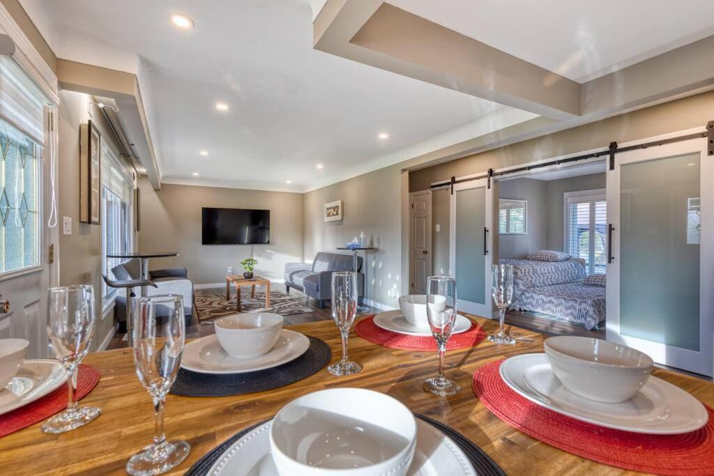 Cozy 3br Family Getaway - Pool Oasis Villa Niagara Falls