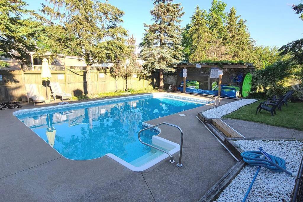 Cozy 3br Family Getaway - Pool Oasis *